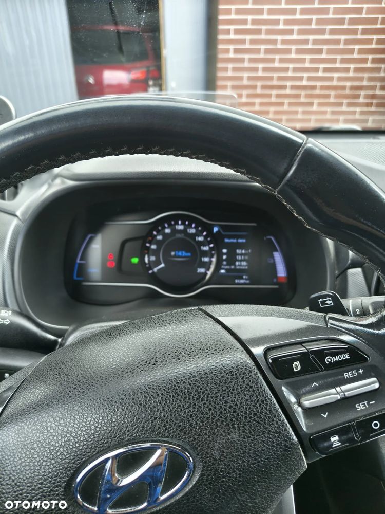 Hyundai Kona 39kWh Premium - 8