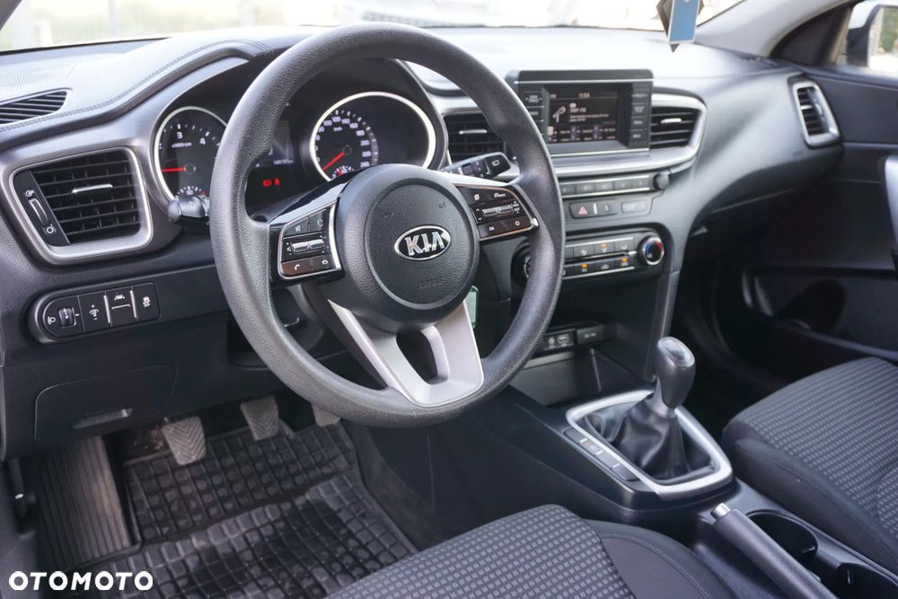 Kia Ceed 1.6 CRDi SCR M - 8