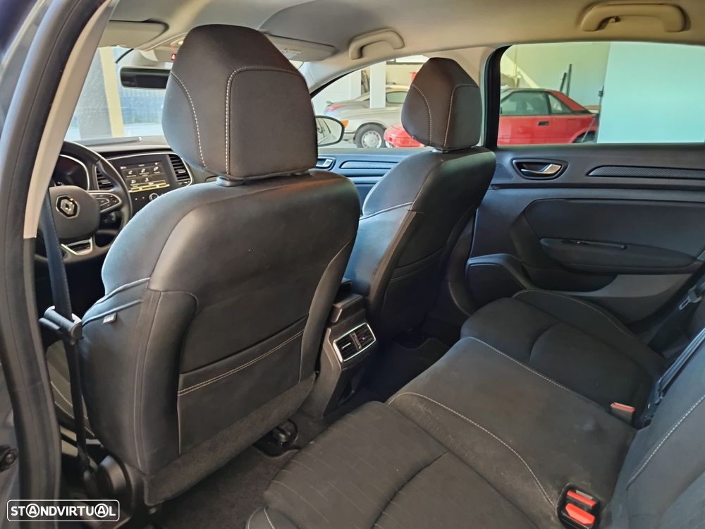 Renault Mégane Grand Coupe 1.3 TCe Limited J17 - 29