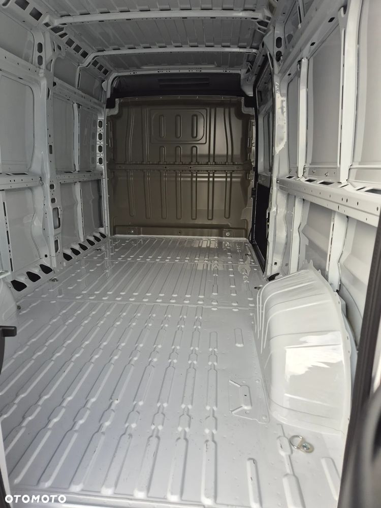 Opel Movano Furgon L3H2 2.2 140KM Kamera/Adroid !! WYPRZEDAŻ !! - 9