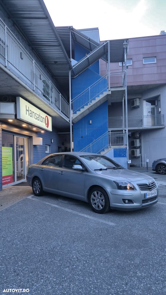 Toyota Avensis 1.6 Sedan Luna - 6