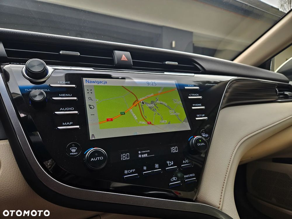 Toyota Camry 2.5 Hybrid Executive CVT - 31