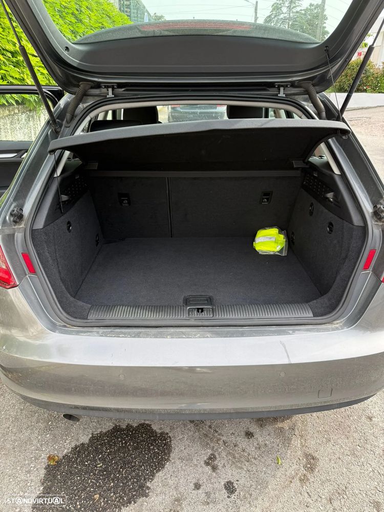Audi A3 Sportback 1.6 TDI B.Line Attraction - 8