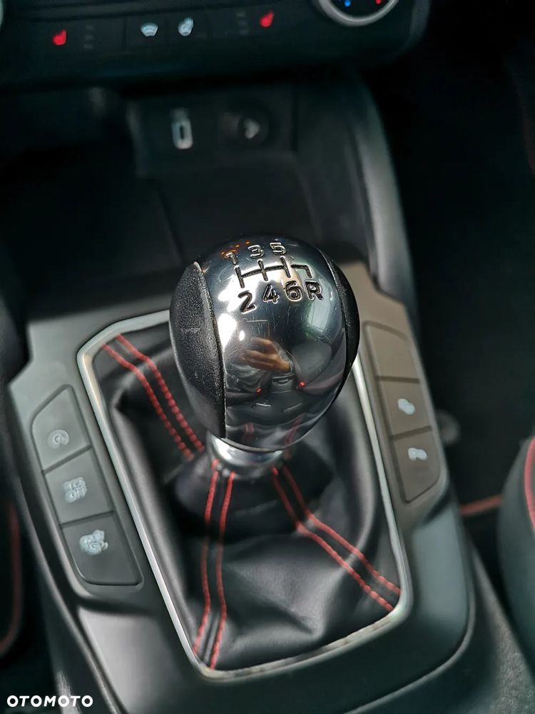 Ford Focus 1.0 EcoBoost ST-Line - 28