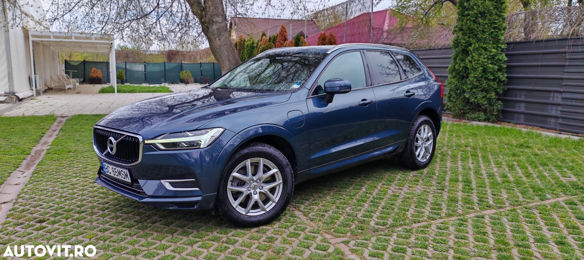 Volvo XC 60 T8 Twin Engine AWD Momentum - 2
