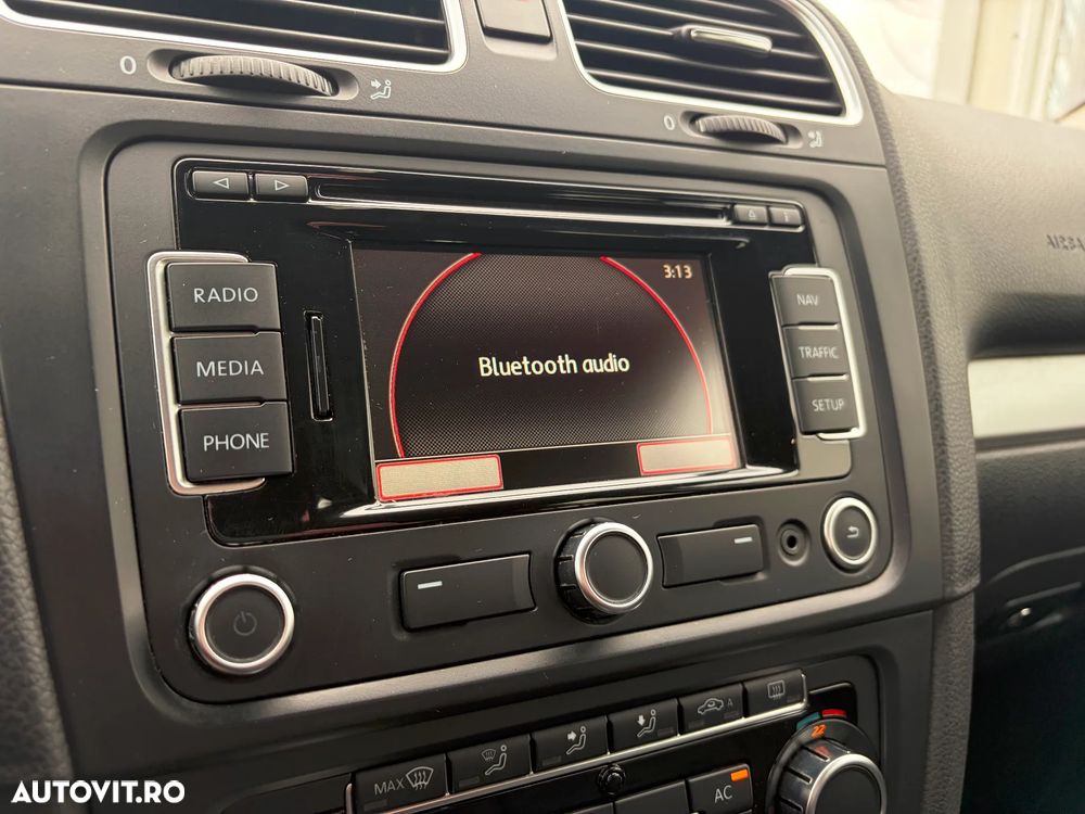 Volkswagen Golf 1.6 TDI DPF BlueMotion Technology Highline - 18