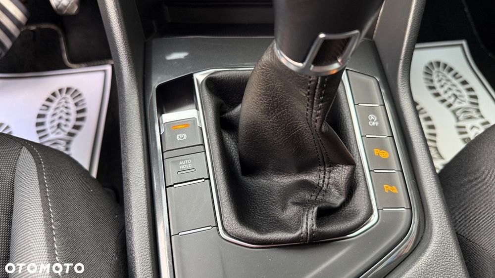 Volkswagen Tiguan - 36