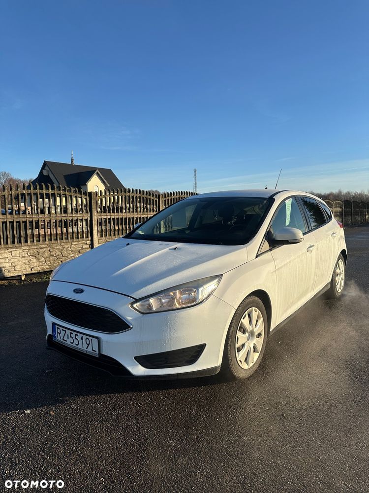 Ford Focus 1.0 EcoBoost Ambiente - 3