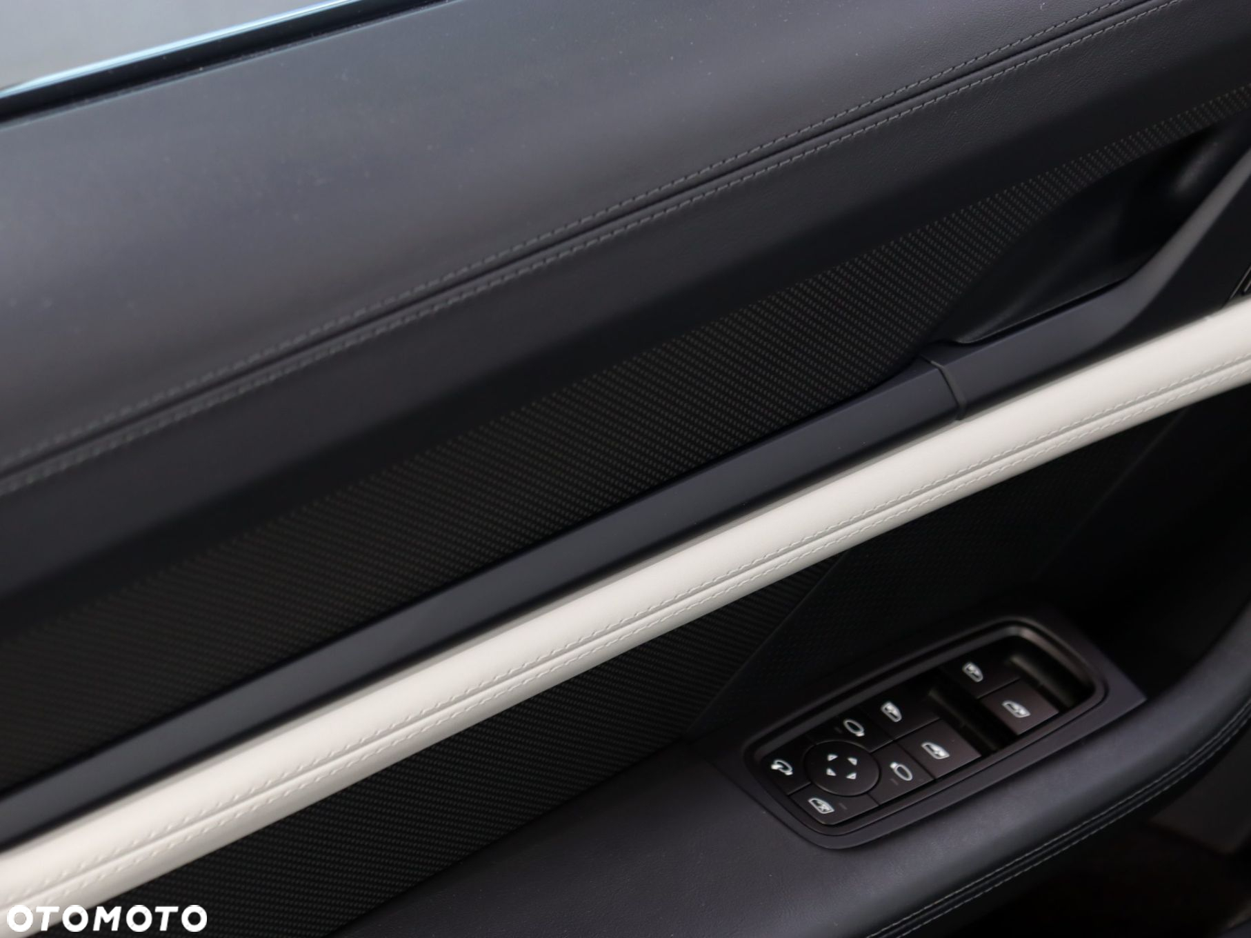Porsche Taycan 105kWh 4S Cross Turismo - 24