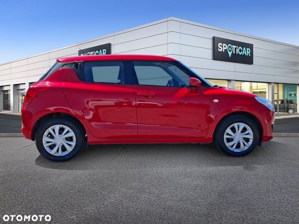 Suzuki Swift 1.2 Premium Plus - 4