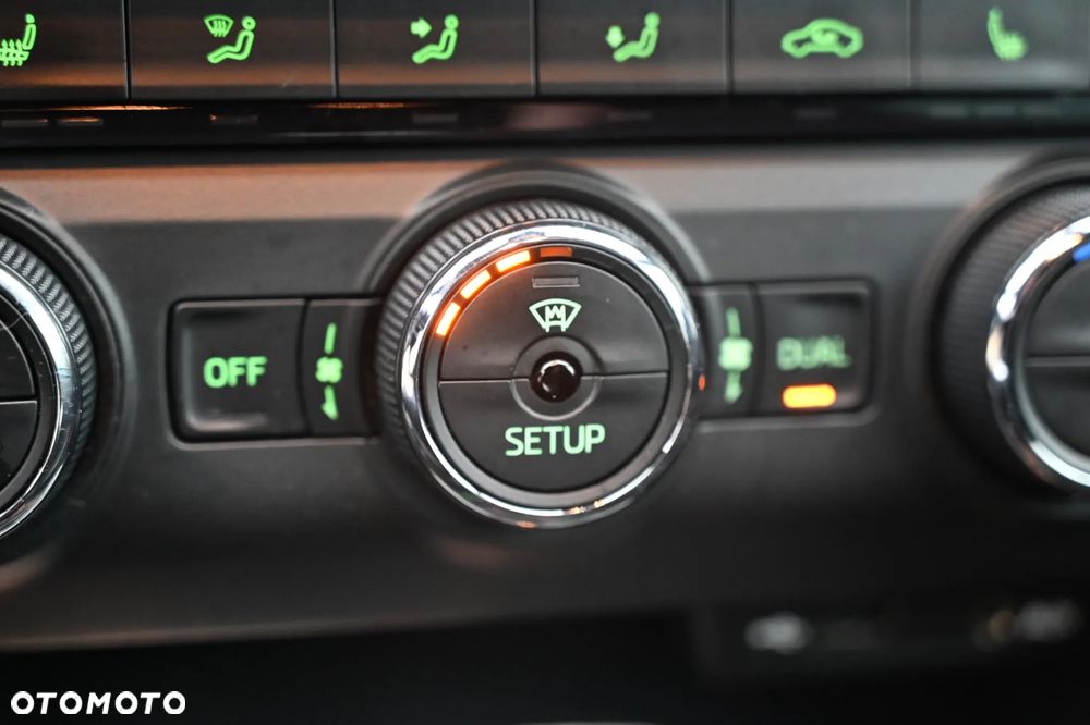 Skoda Octavia 2.0 TDI DSG RS - 14