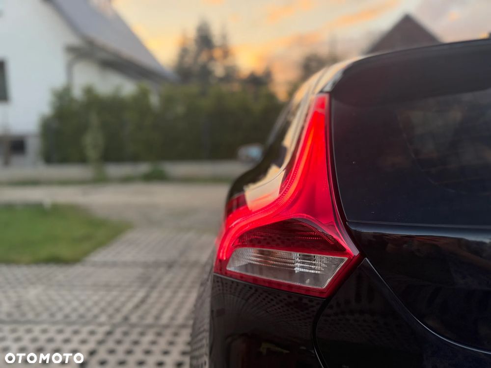 Volvo V40 D2 Drive-E Momentum - 12