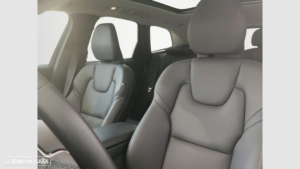 Volvo XC 60 2.0 T6 PHEV Core AWD - 11