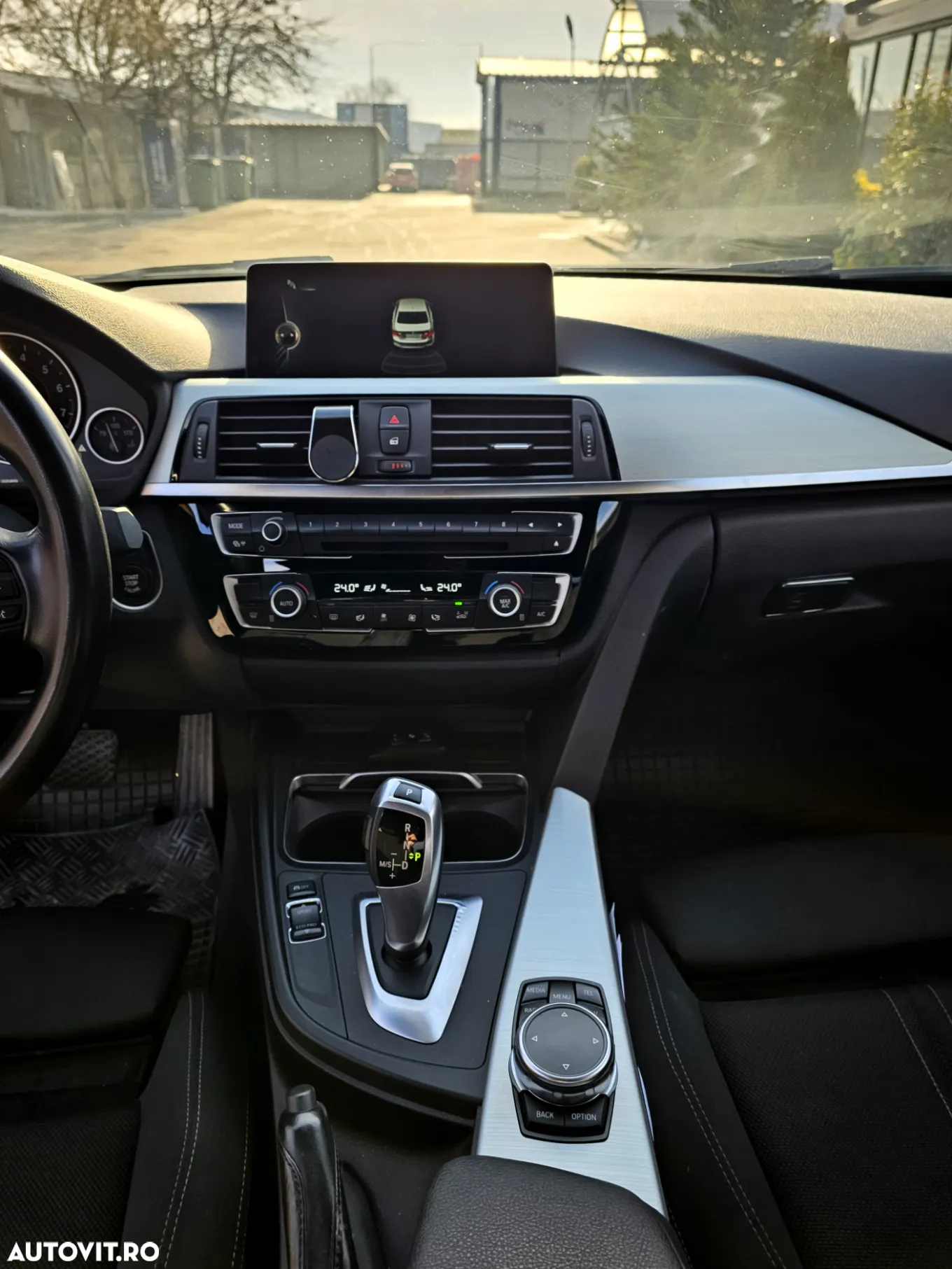 BMW Seria 3 318i Aut. Sport Line - 17