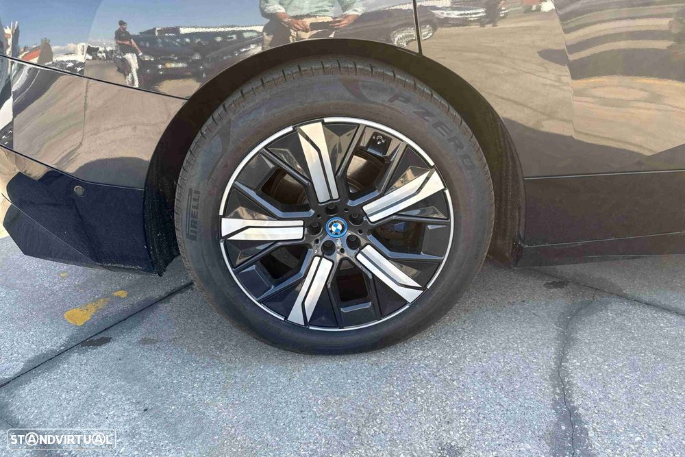 BMW iX xDrive 40 Pack Desportivo - 8