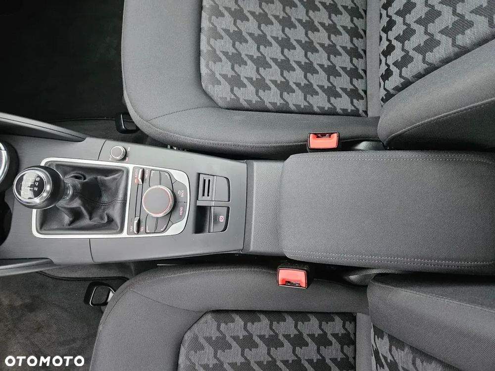 Audi A3 Sportback 2.0 TDI (clean diesel) Attraction - 23