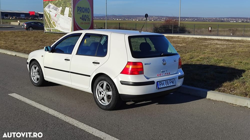 Volkswagen Golf - 8