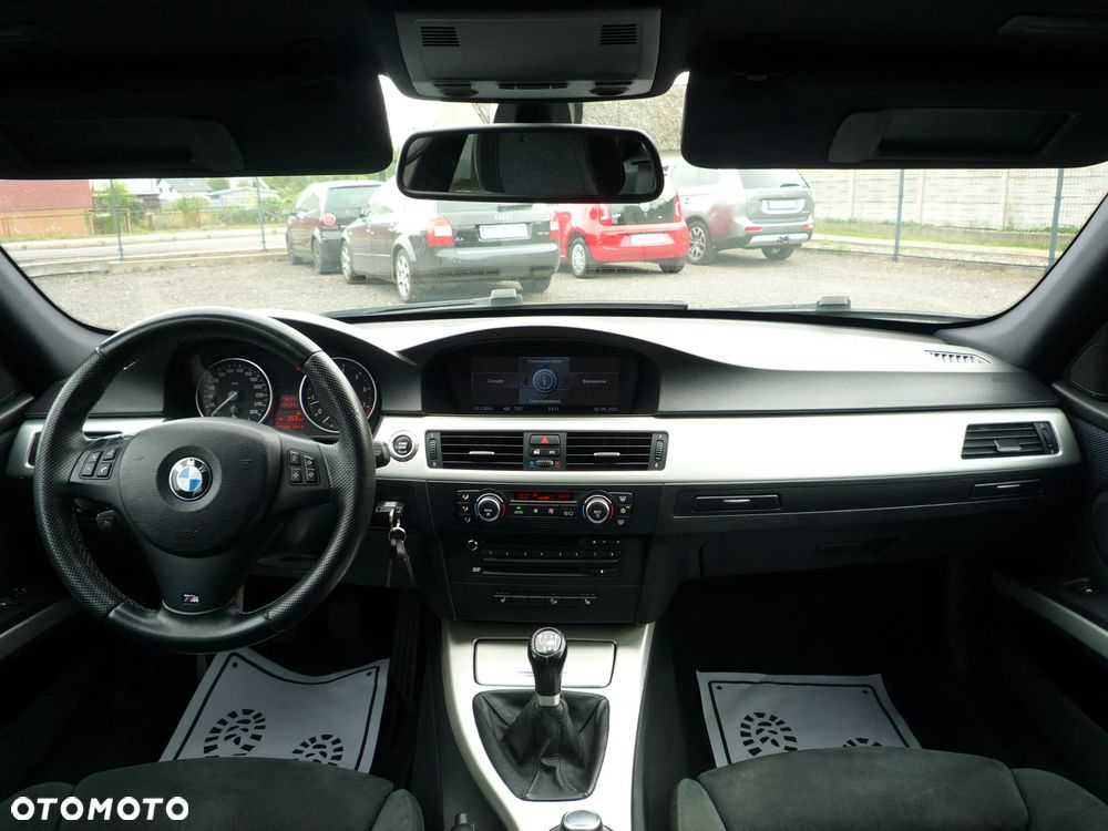 BMW Seria 3 325i xDrive - 18