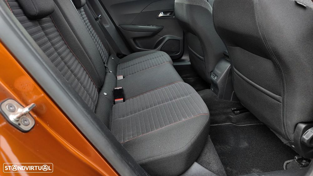 Peugeot 2008 PureTech 130 EAT8 GT - 25