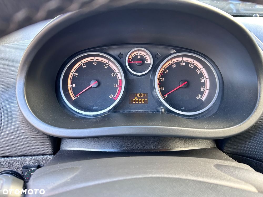 Opel Corsa 1.2 16V Cosmo - 9