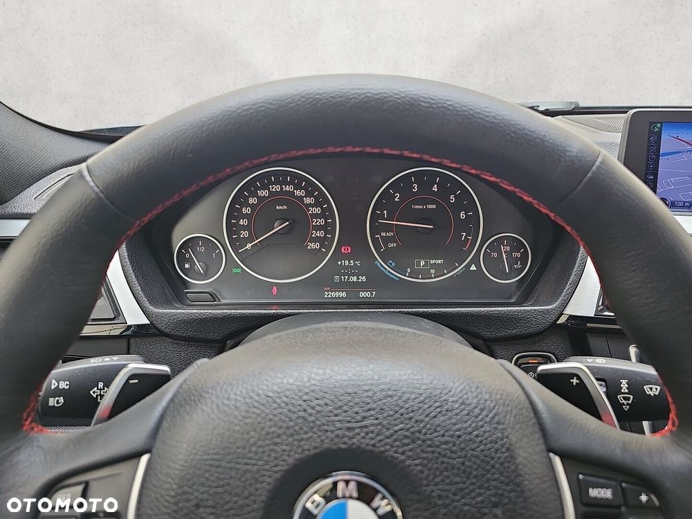 BMW Seria 3 335i xDrive Sport Line - 12