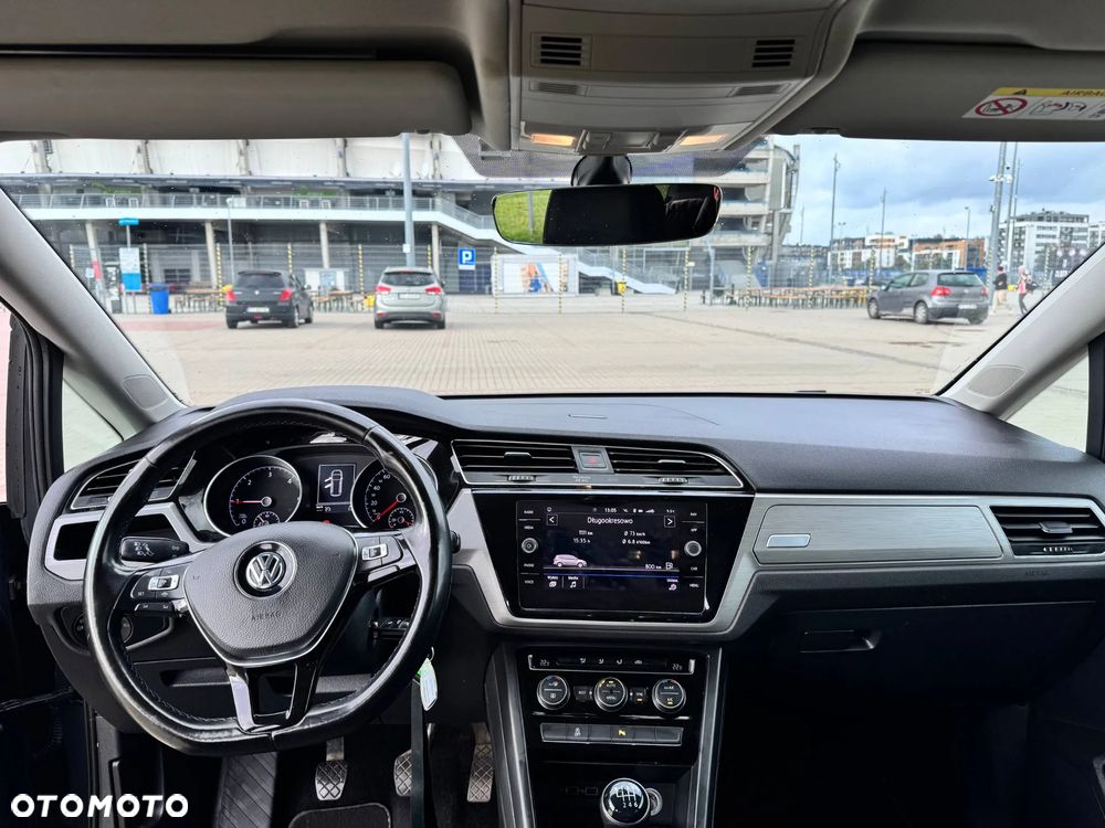 Volkswagen Touran - 9