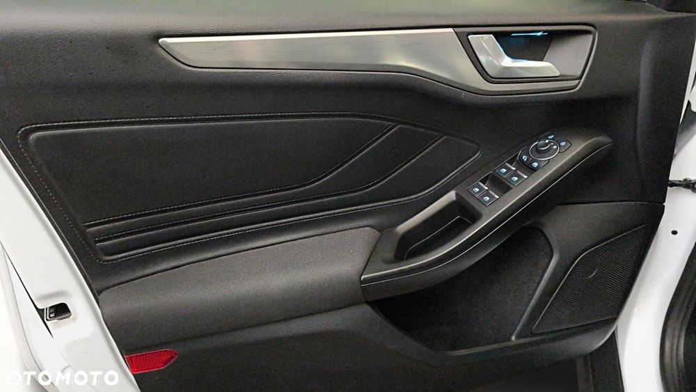 Ford Focus 1.0 EcoBoost mHEV Titanium X - 17