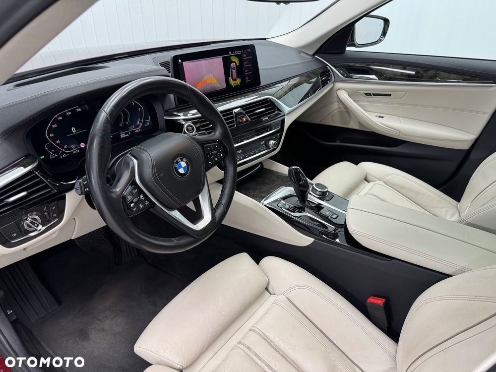 BMW Seria 5 520d xDrive Touring Luxury Line - 15