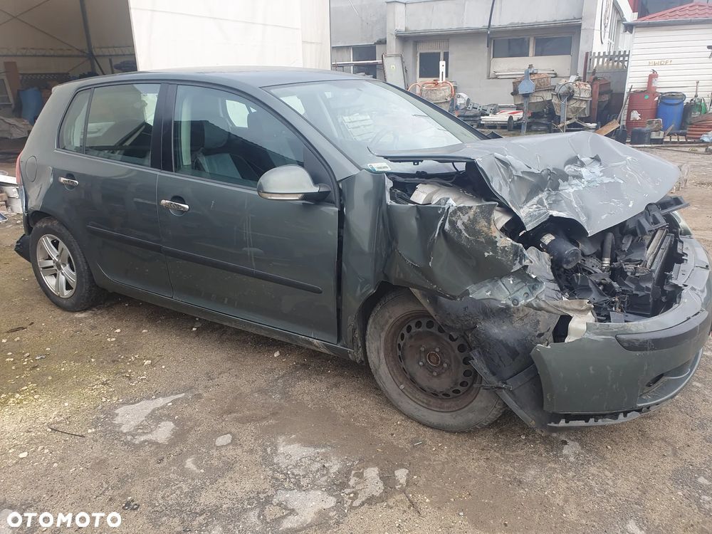 Volkswagen Golf 1.9 TDI Q-Line - 2