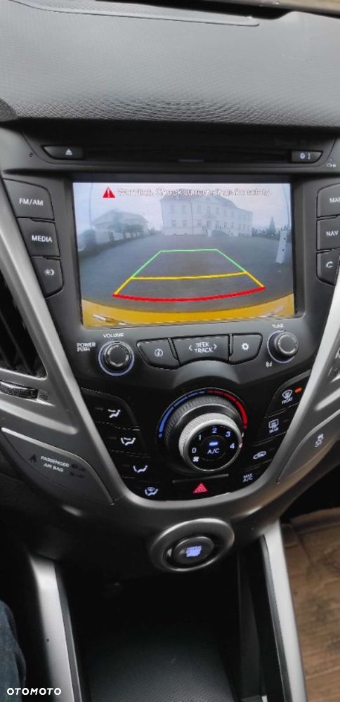 Hyundai Veloster - 24