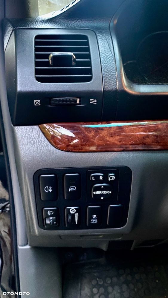 Toyota Land Cruiser - 8