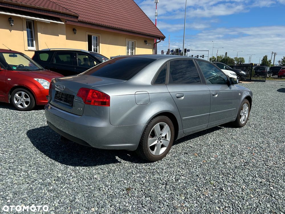 Audi A4 Limousine - 5