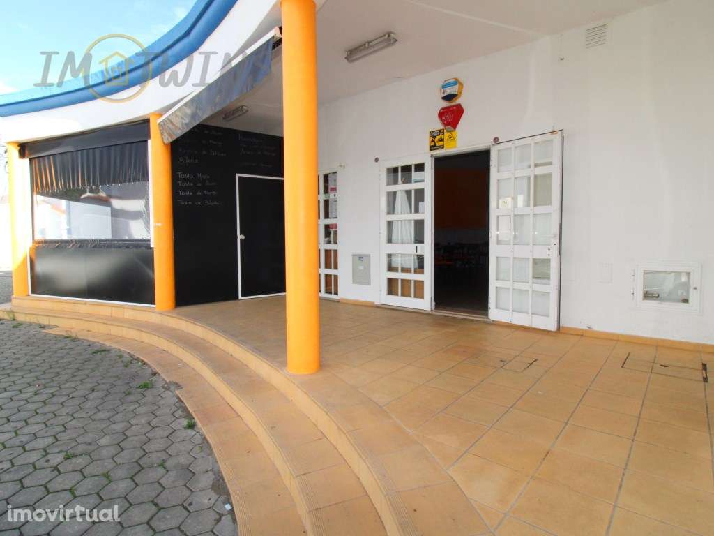 Snack-Bar todo equipado em Lagoa - Grande imagem: 2/19