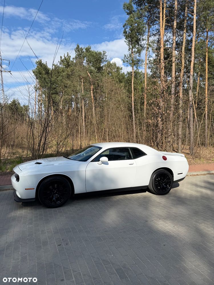 Dodge Challenger - 9