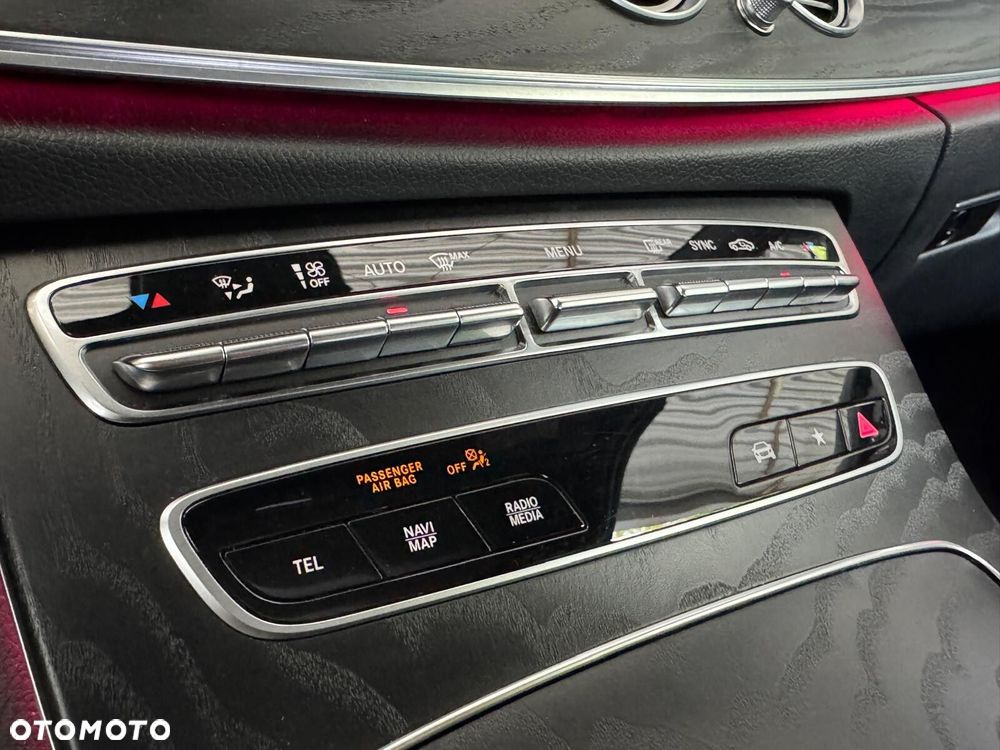 Mercedes-Benz Klasa E 220 d 4-Matic AMG - 30