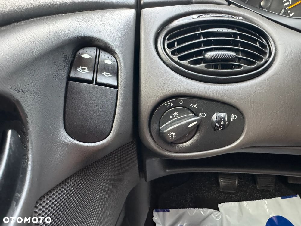 Ford Focus 1.6 16V Style - 26