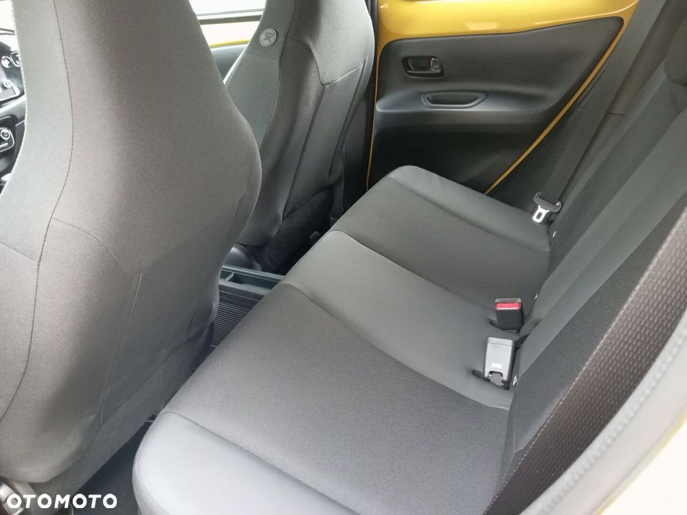 Toyota Aygo X Hybrid 1.5 Style e-CVT - 11