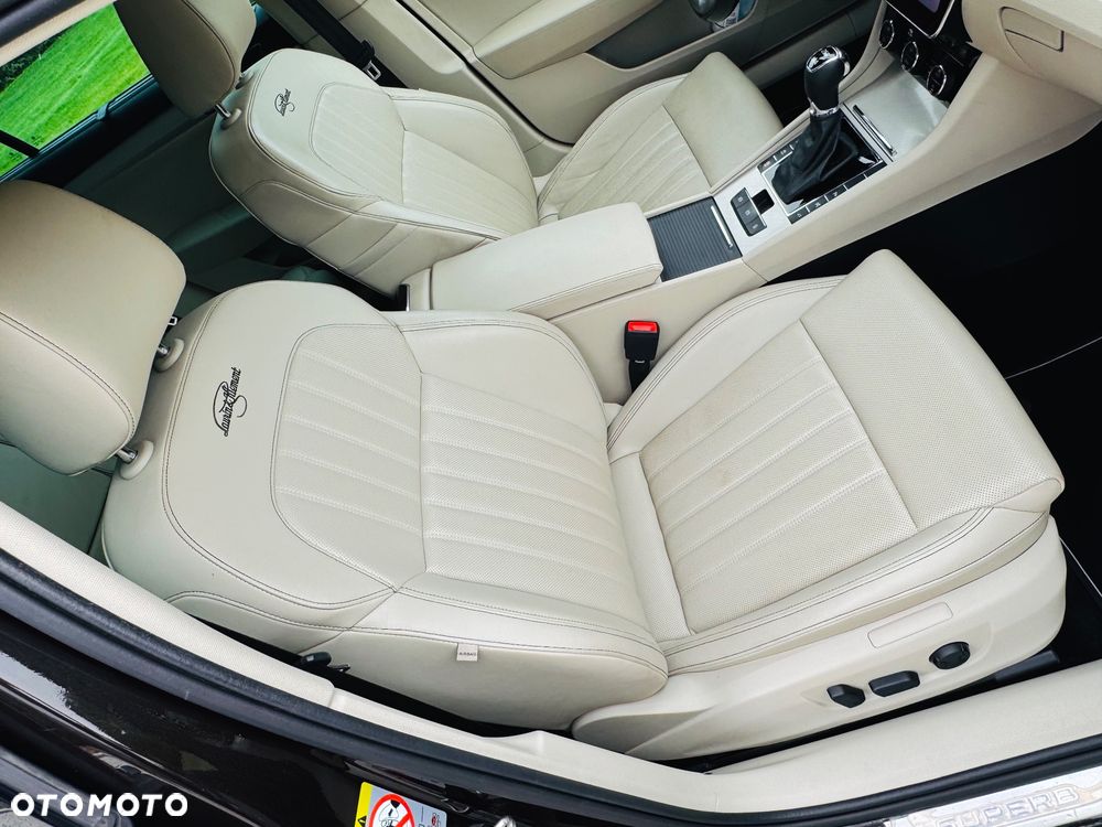 Skoda Superb 2.0 TDI SCR 4x4 L&K DSG - 17