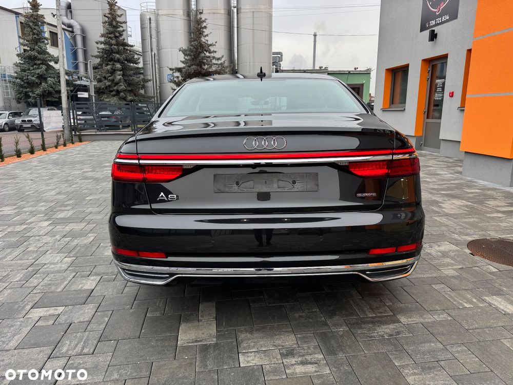 Audi A8 - 8