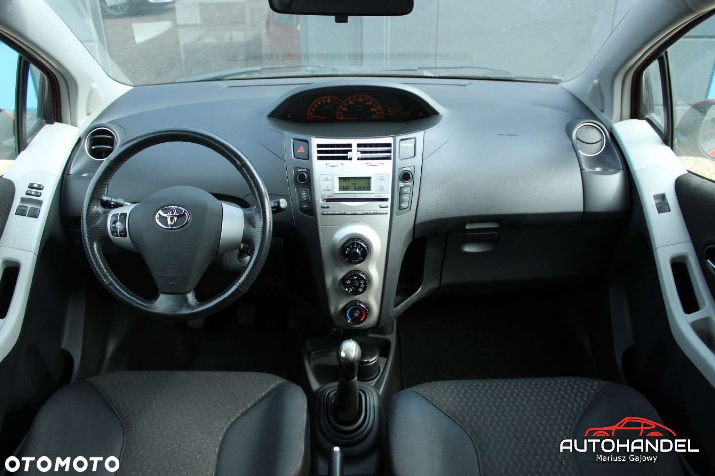 Toyota Yaris - 10