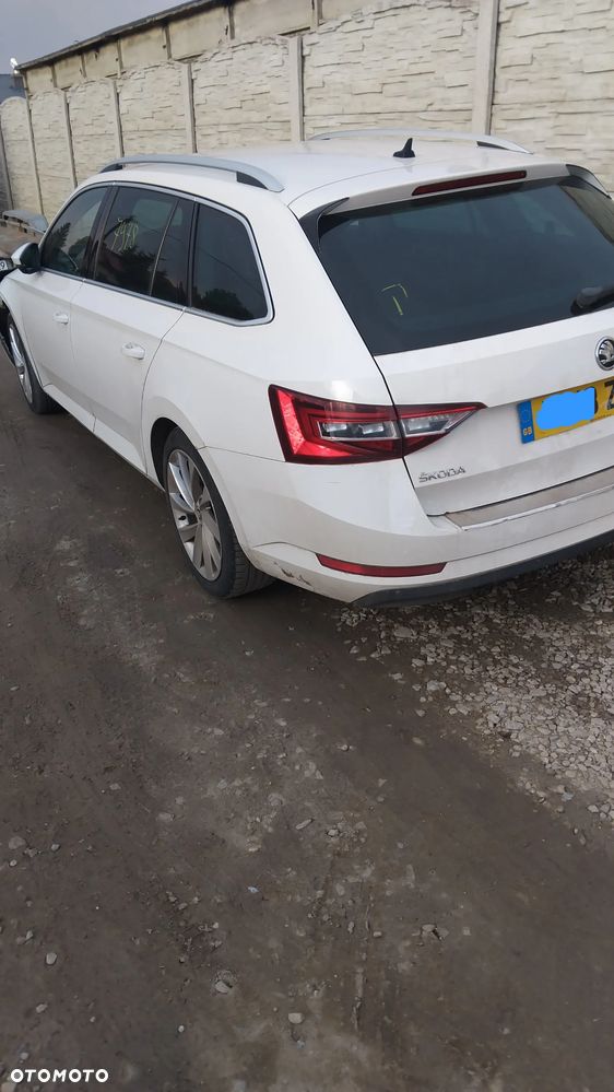 Maska zderzak błotnik drzwi skoda superb3 LF9E - 5