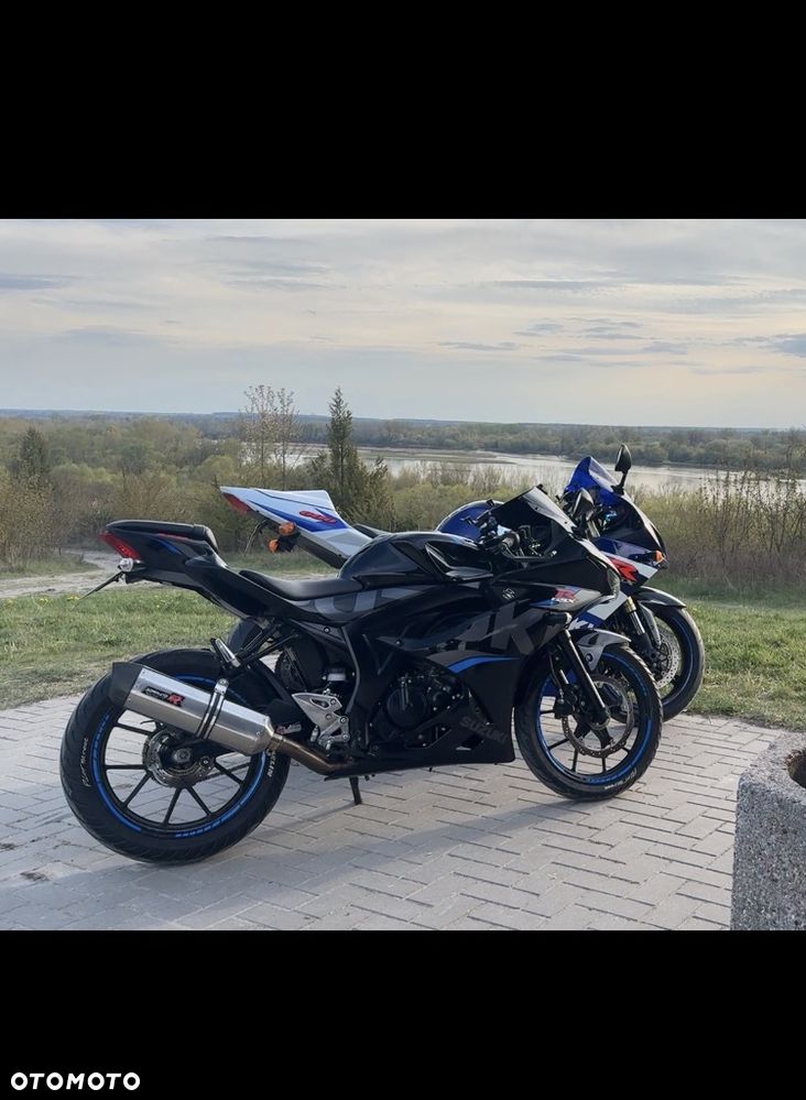 Suzuki GSX-R - 1