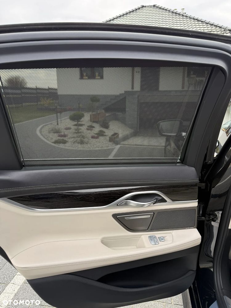 BMW Seria 7 - 12
