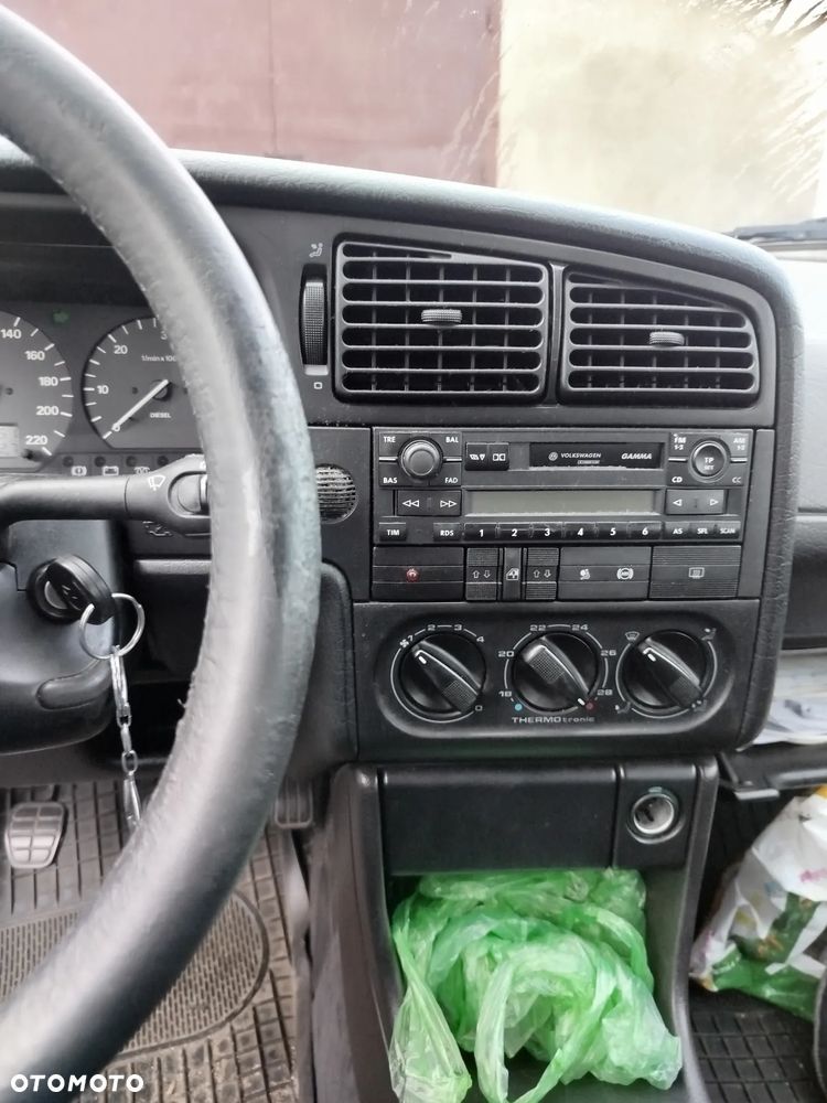 Volkswagen Passat 1.9 TDI GL - 10