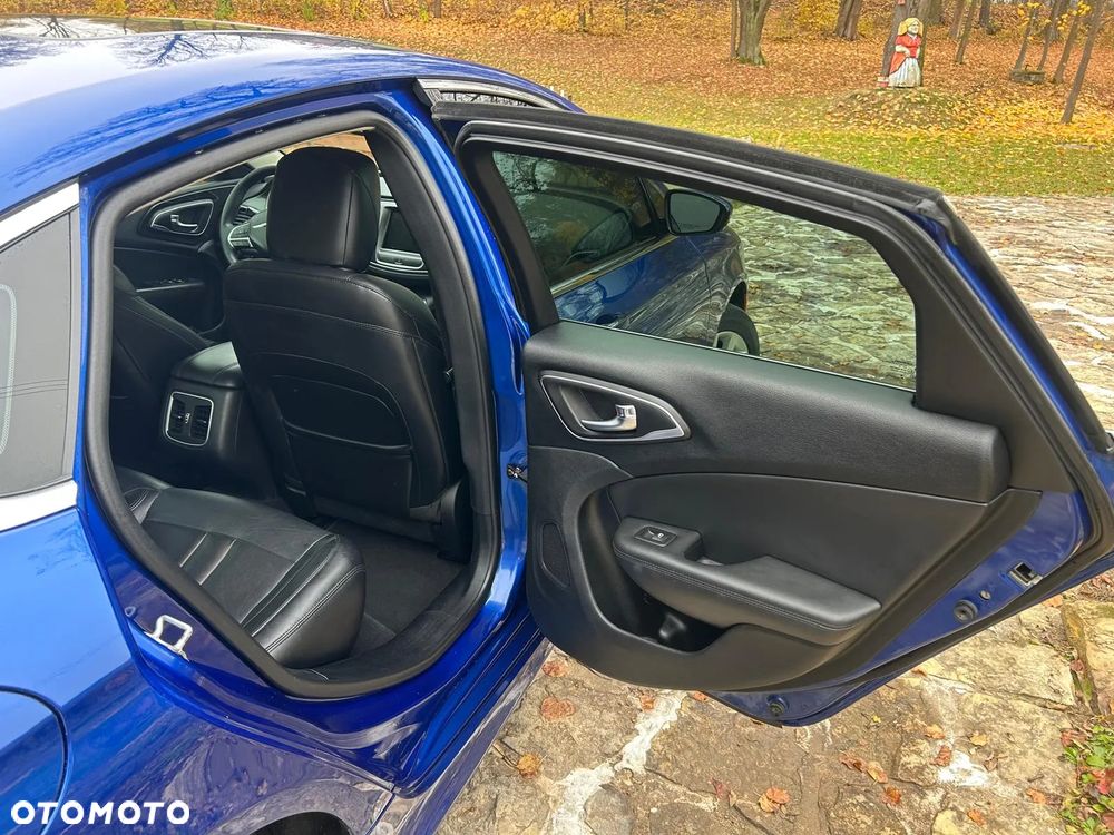 Chrysler 200 - 17