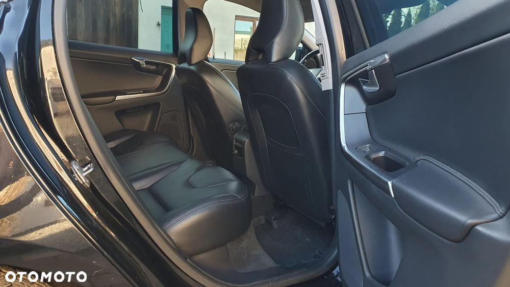Volvo XC 60 D5 AWD Summum - 5