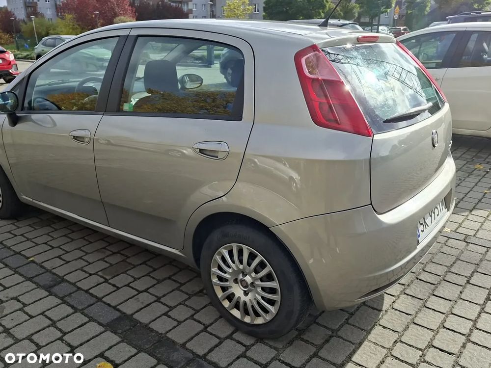Fiat Grande Punto 2009 photo 4