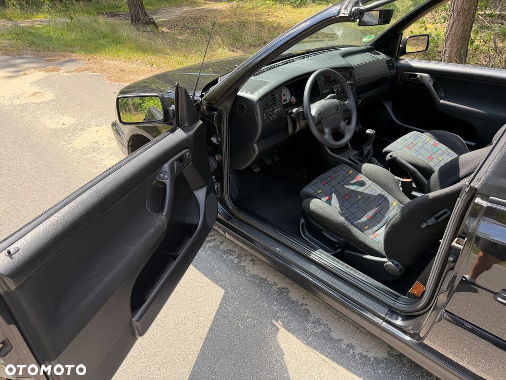 Volkswagen Golf Cabrio - 16