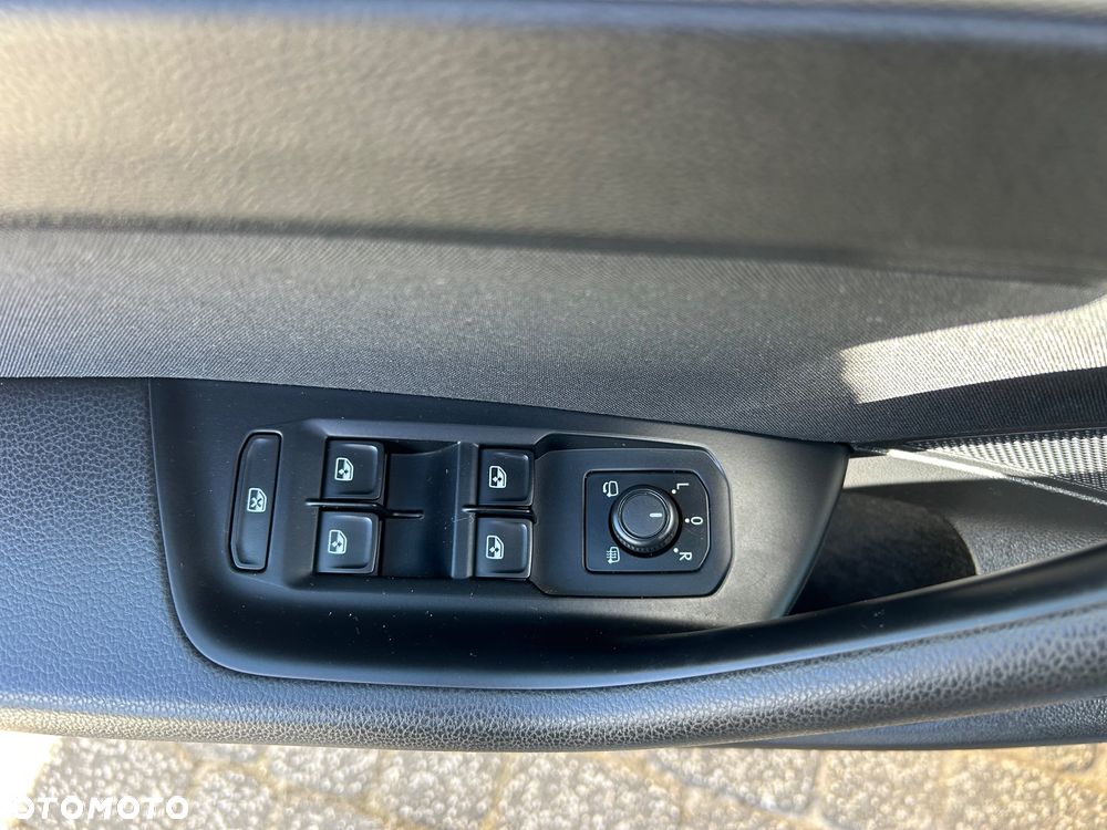 Volkswagen Passat Variant 2.0 TDI SCR DSG Comfortline - 14
