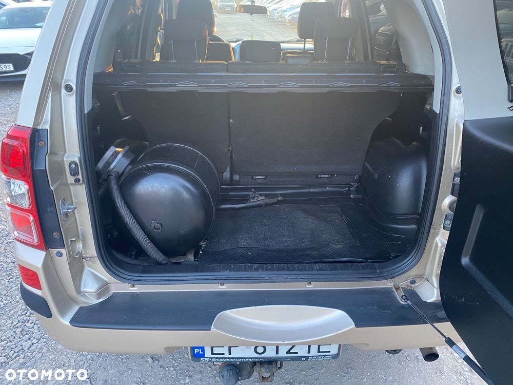 Suzuki Grand Vitara 2.0 De luxe - 20